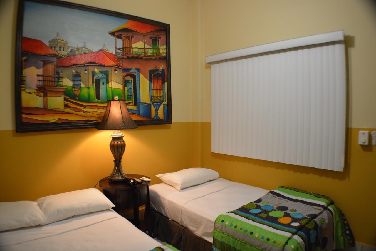 Hotel Los Balcones De Chinandega Exterior photo